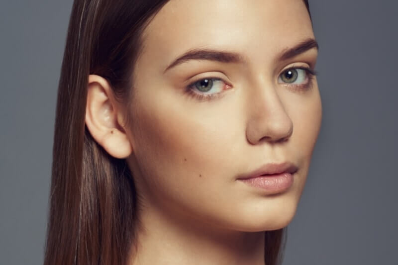 Грустная девушка