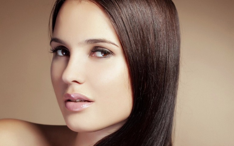 Симпатичная женщина