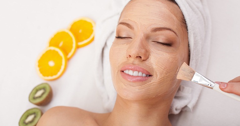 Нанесение пилинга