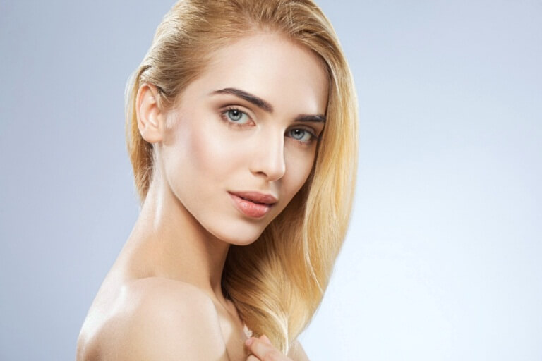 Красивая девушка