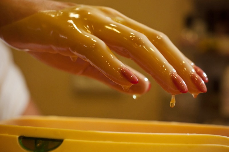 Парафиновая маска рук