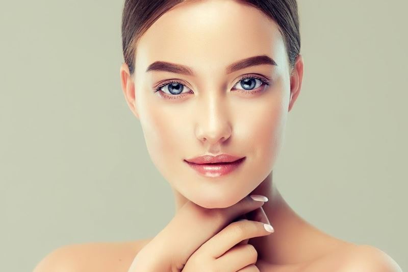 Симпатичная девушка