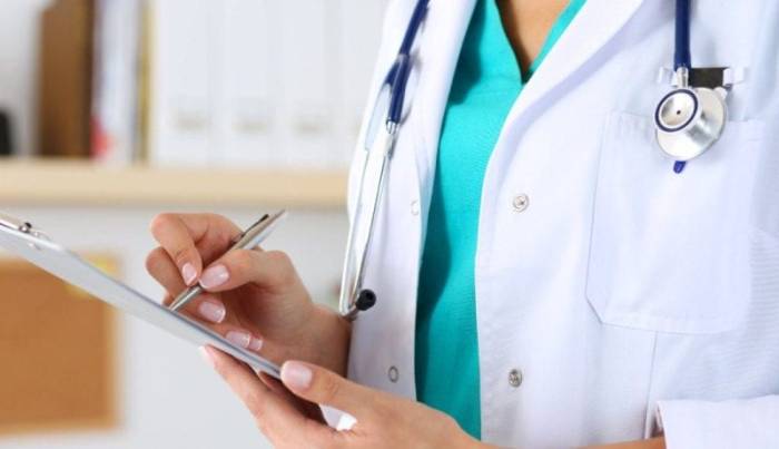 Доктор пишет