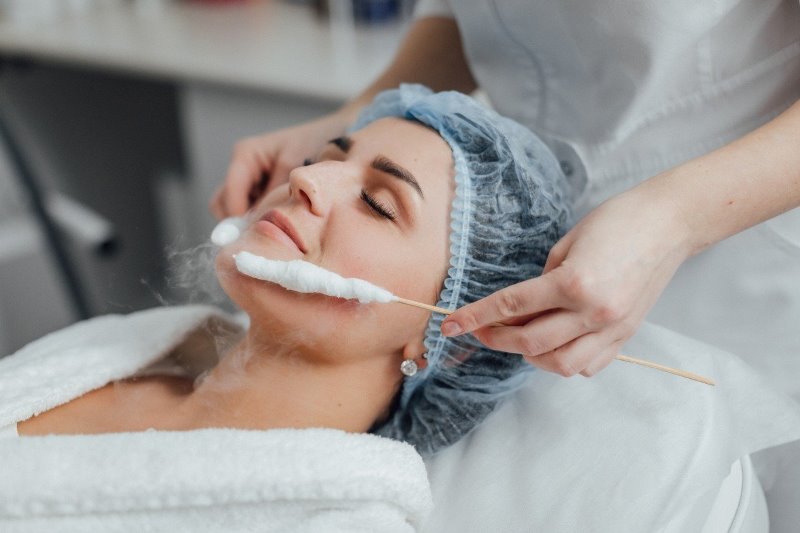 Криомассаж лица