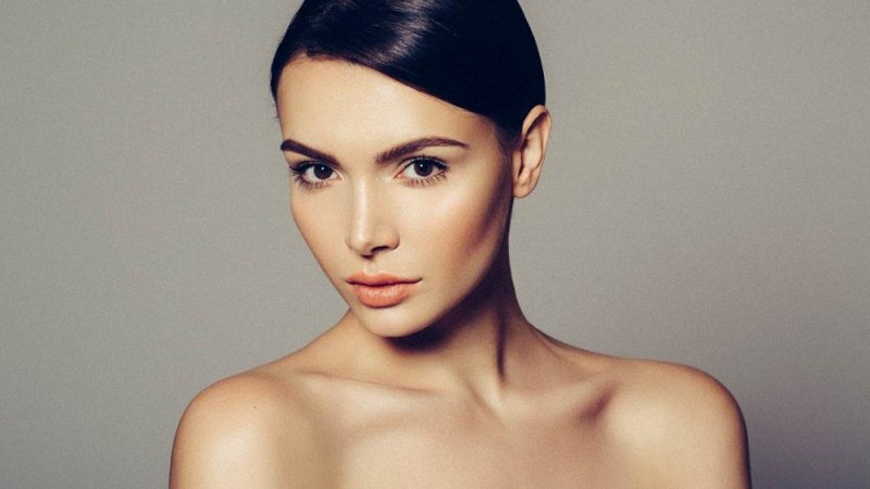 Симпатичная девушка