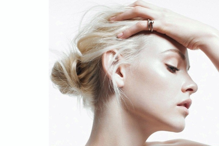 Девушка в профиль