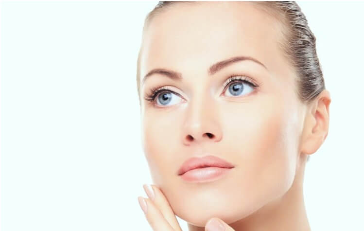 Касание к лицу