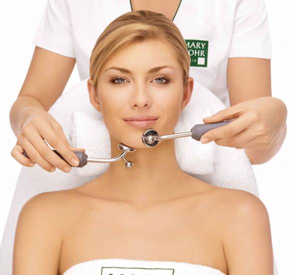 блондинка и доктор