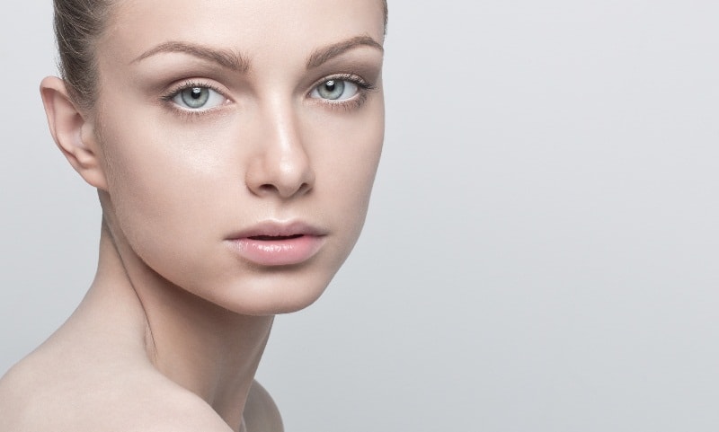 Симпатичная девушка