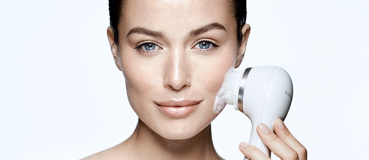 Очищение лица щеткой