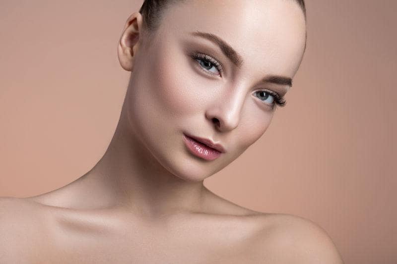 Симпатичная девушка