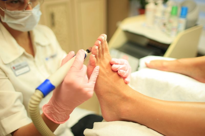 аппаратный педикюр