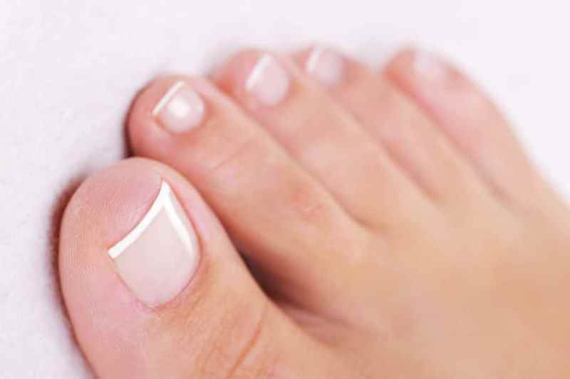 Женские пальцы на ноге