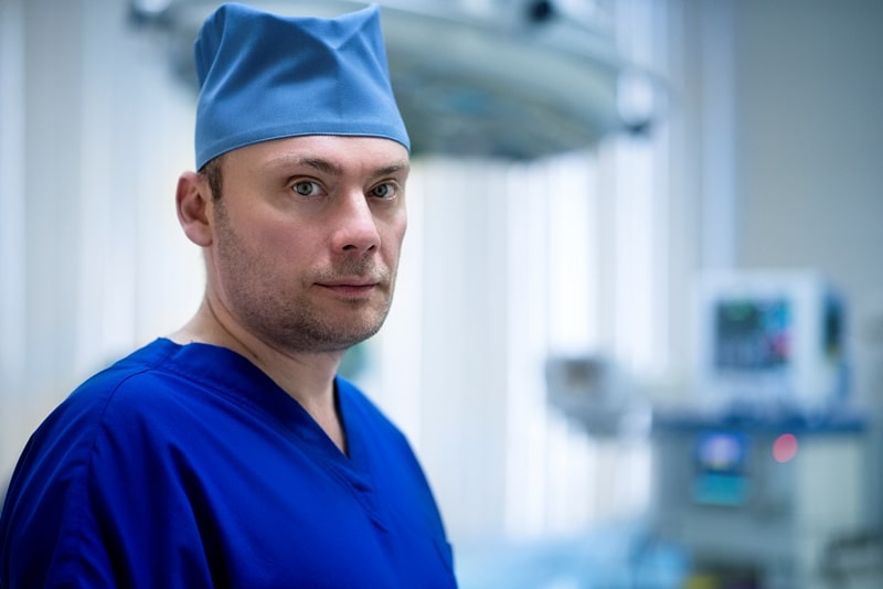 пластический хирург Михайлов Андрей