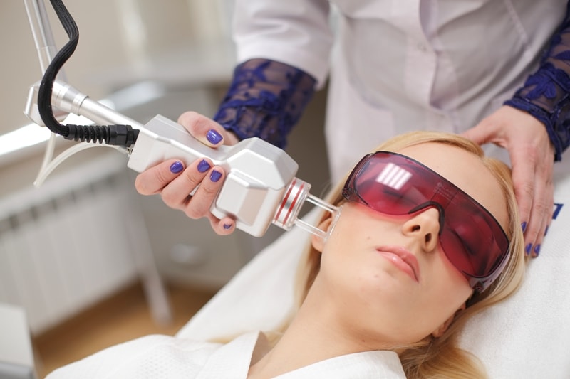 Омоложение лица лазером