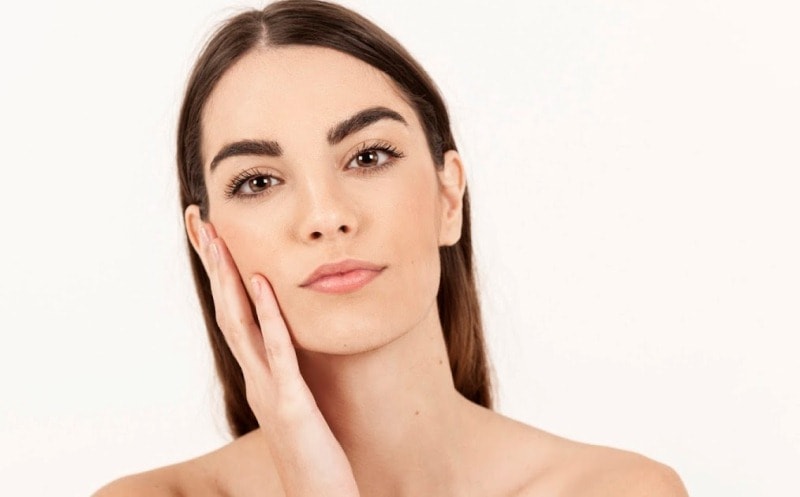 Рука на лице