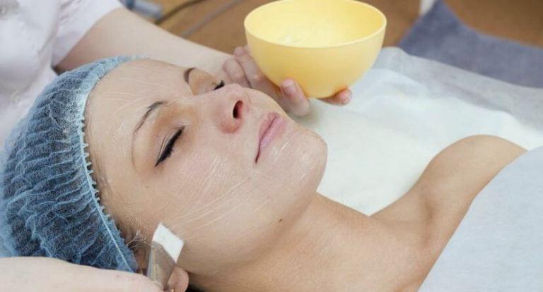 Нанесение пилинга Джесснера