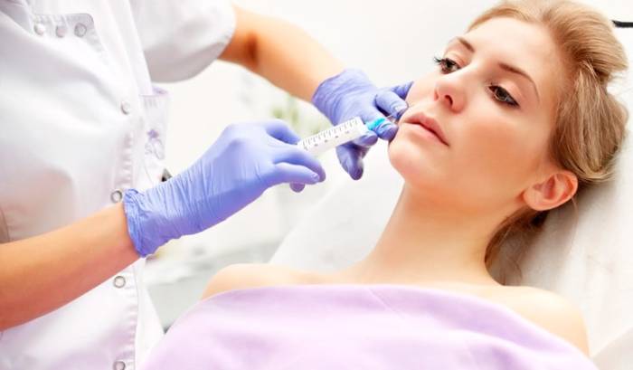 Укол в лицо