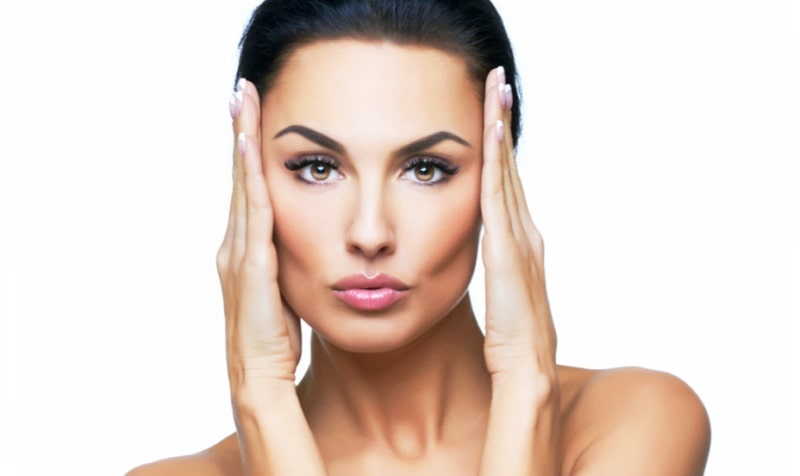 Женщина с подтянутой кожей