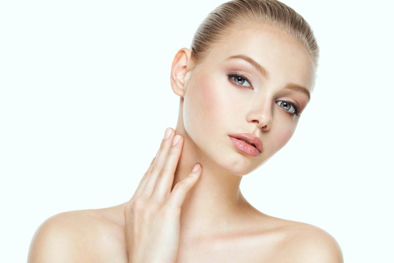 Касание к шее