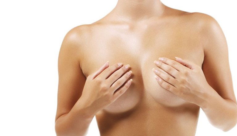 Руки на груди