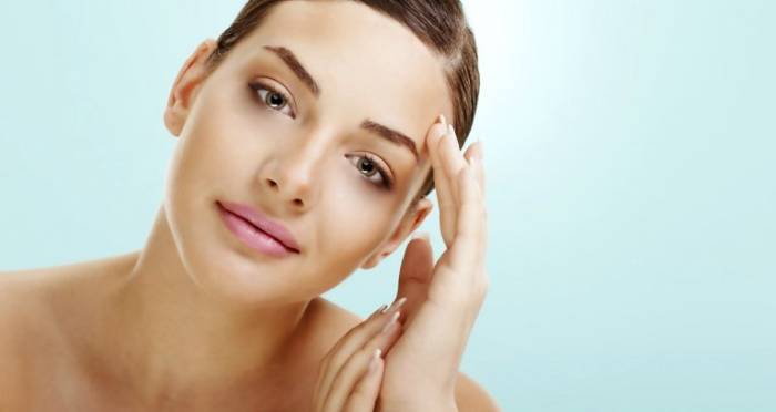 Девушка с красивой кожей лица