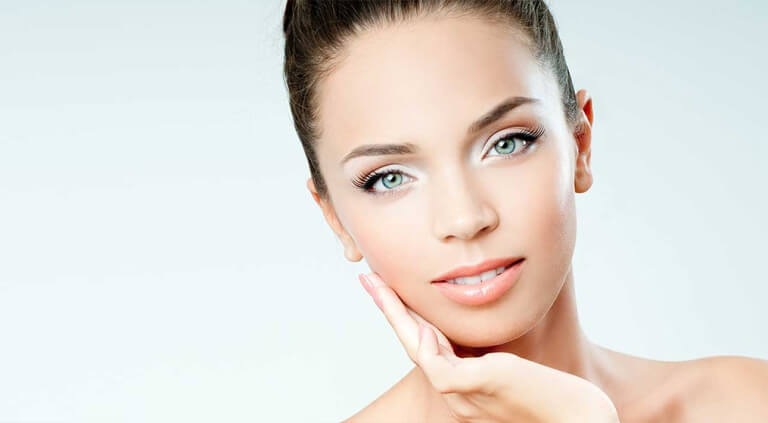 Симпатичная девушка