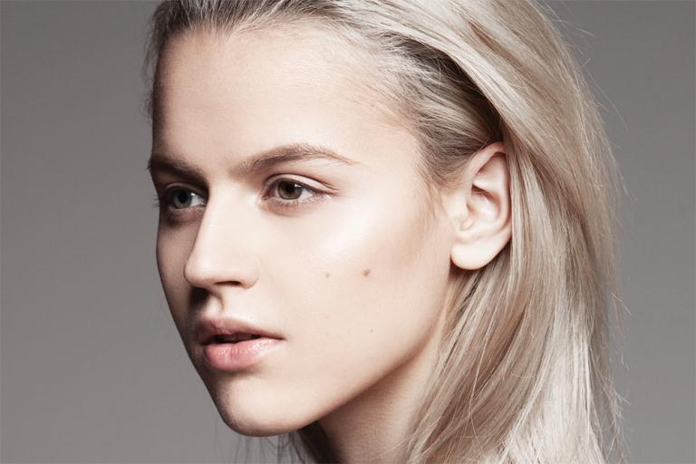 Красивая девушка