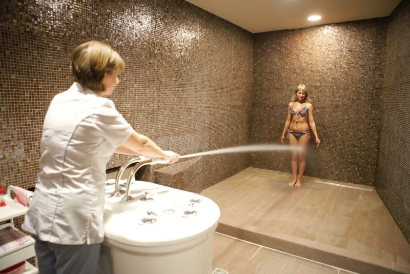 применяется душ Шарко