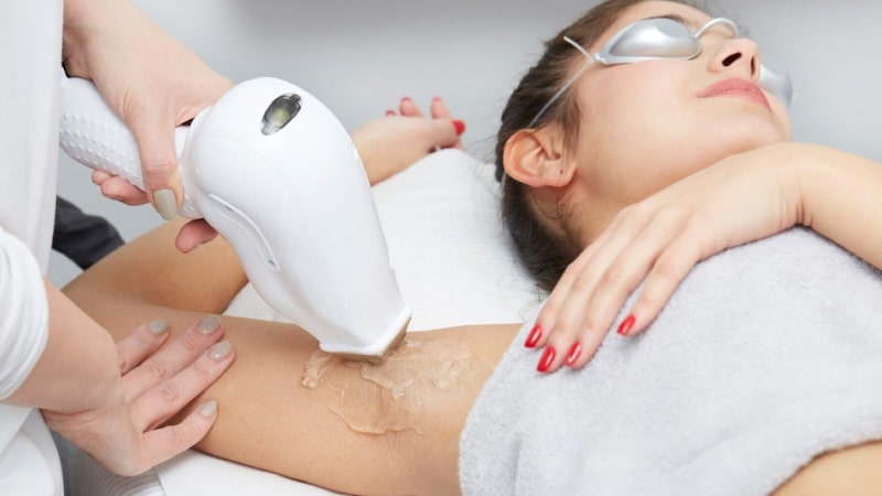 Проводится Элос эпиляция