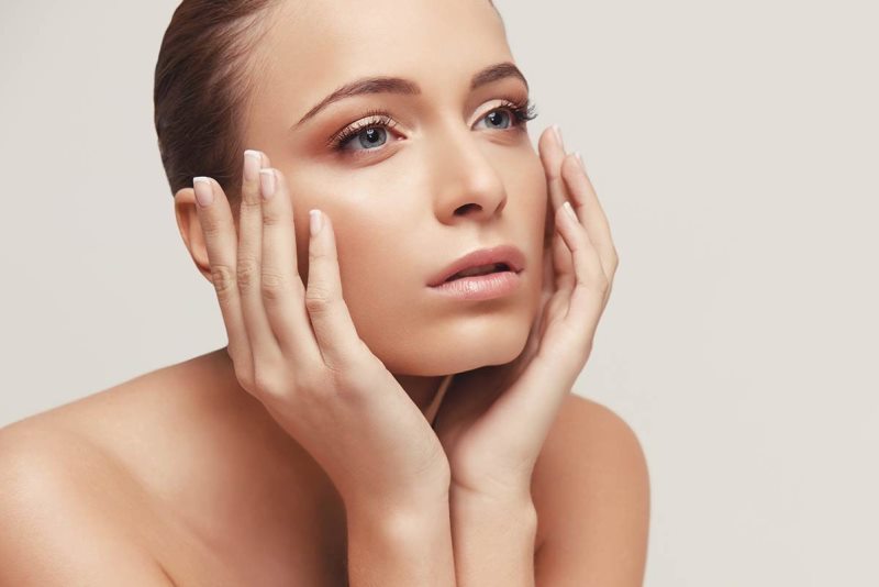 Девушка задумалась