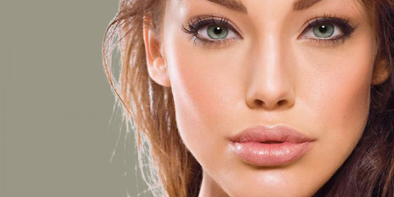 девушка после увеличения губ в Москве