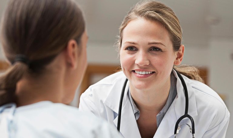 Пациент общается с доктором