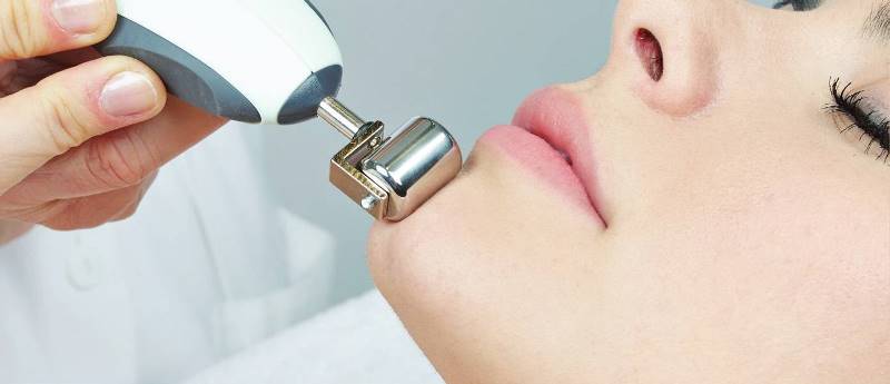 Проводится ионофорез лица