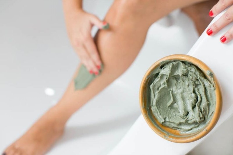 Нанесение глины от целлюлита