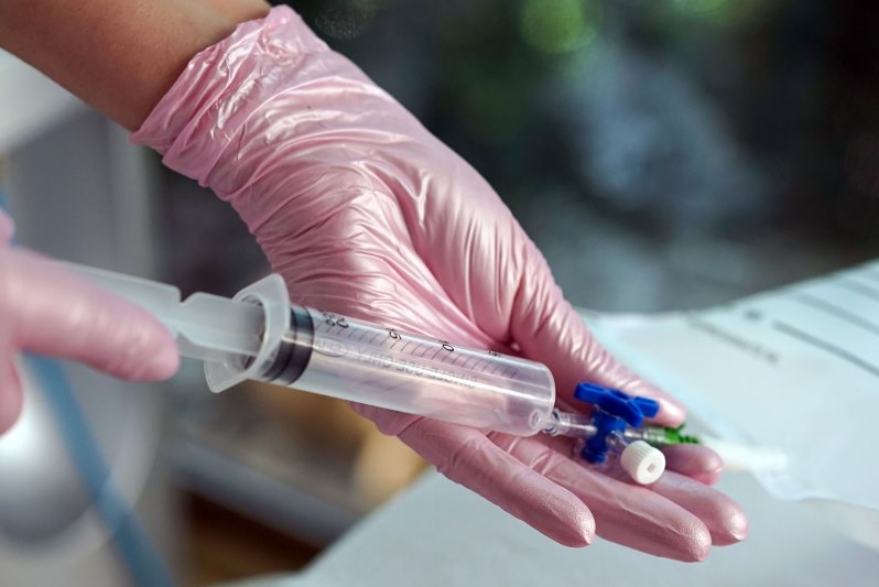 Укол в руке