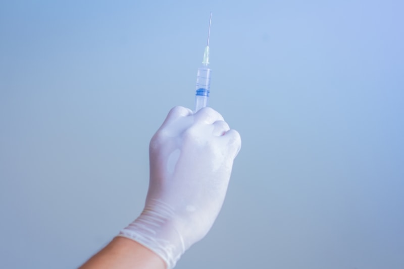 Укол в руке