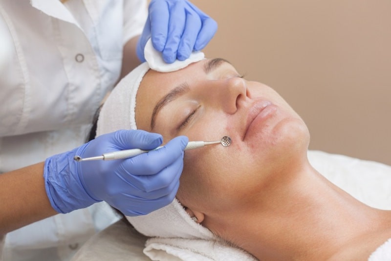 Очищение лица ложкой Уно