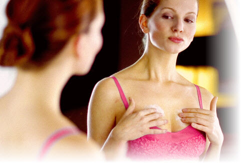 Какая причина прыщей на грудине у женщин