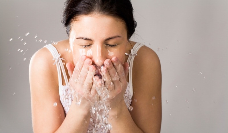 Поры на лице: как очистить