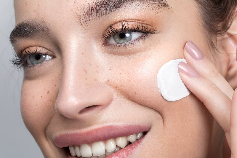 Нанесение крема