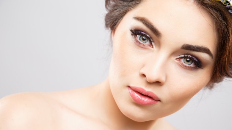 Красивая женщина