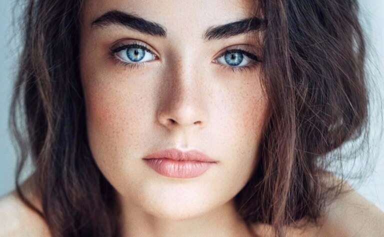 Красивая девушка