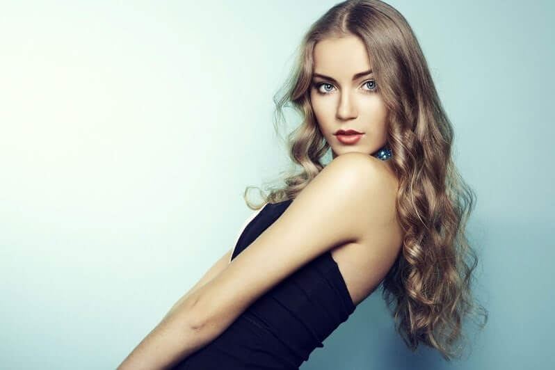 Симпатичная девушка