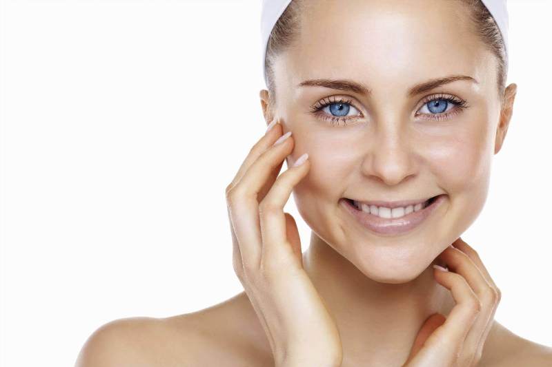 Девушка с чистой кожей